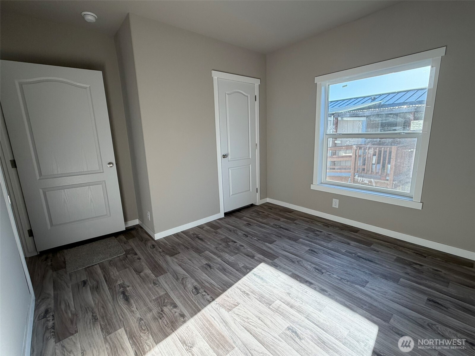 2010 Broadway Avenue 16 Property Photo 27