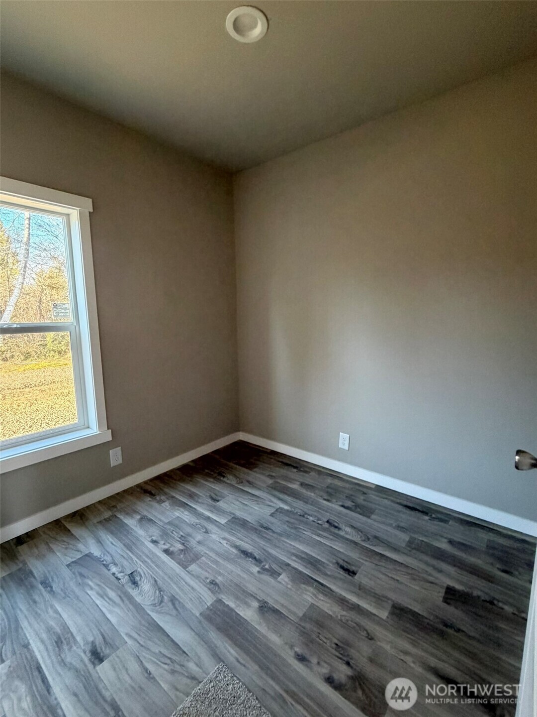 2010 Broadway Avenue 16 Property Photo 30