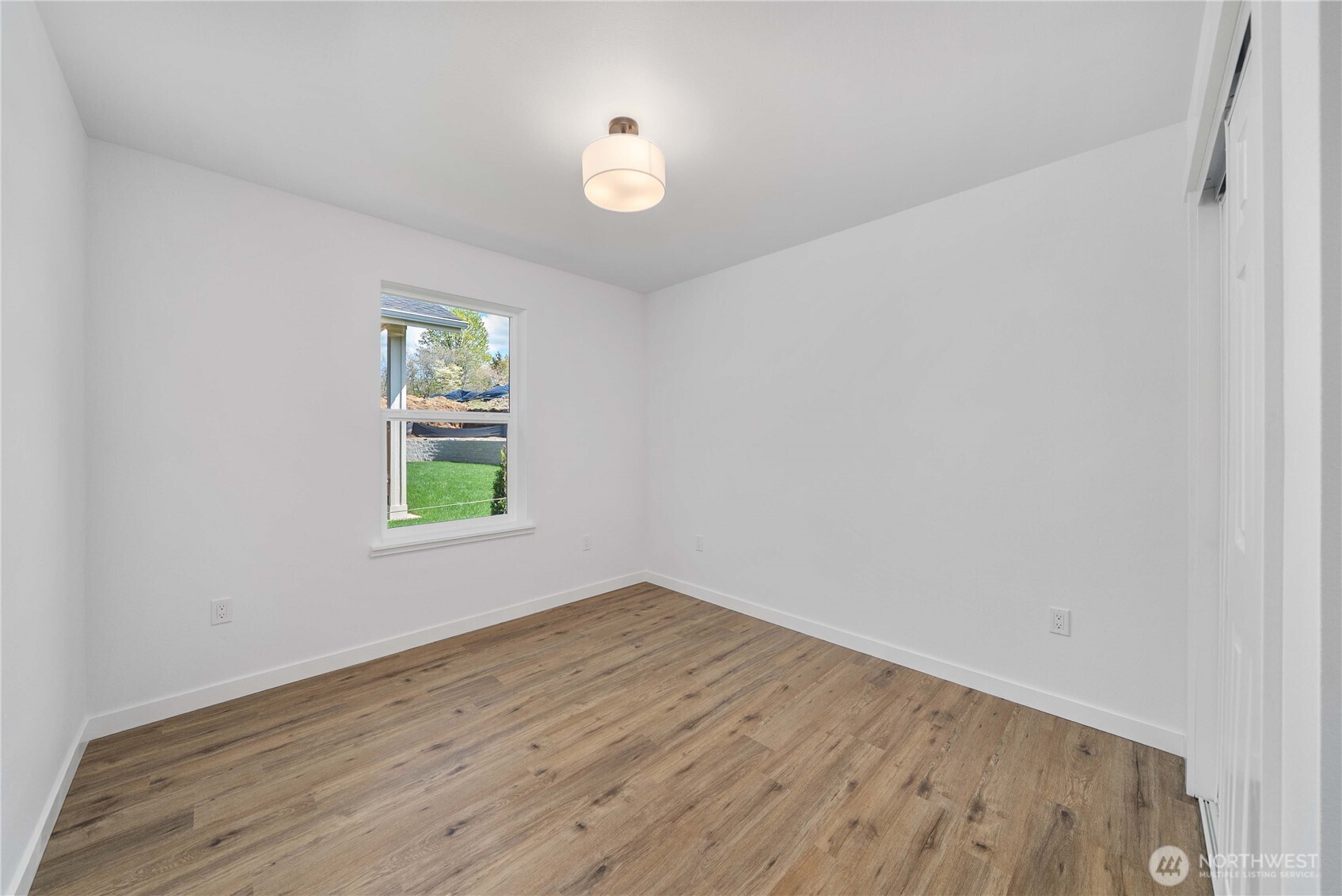 441 Chestnut Street Property Photo 25