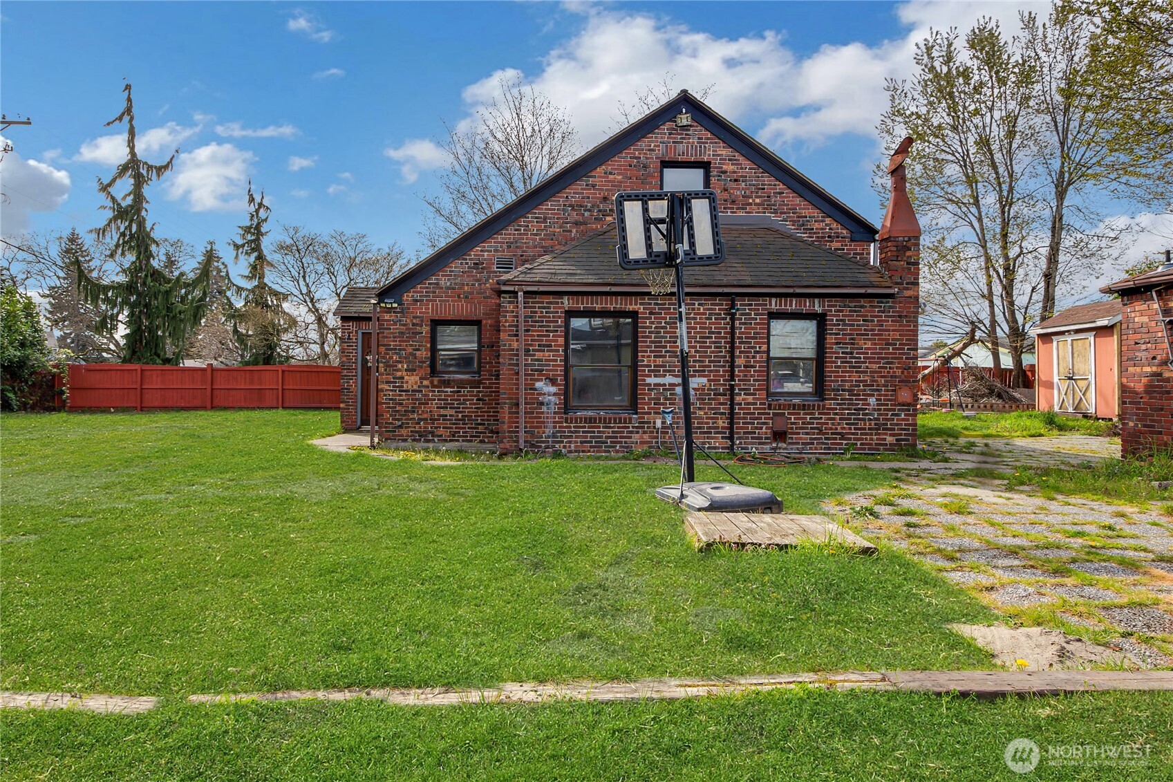 3207 83rd Street Property Photo 3