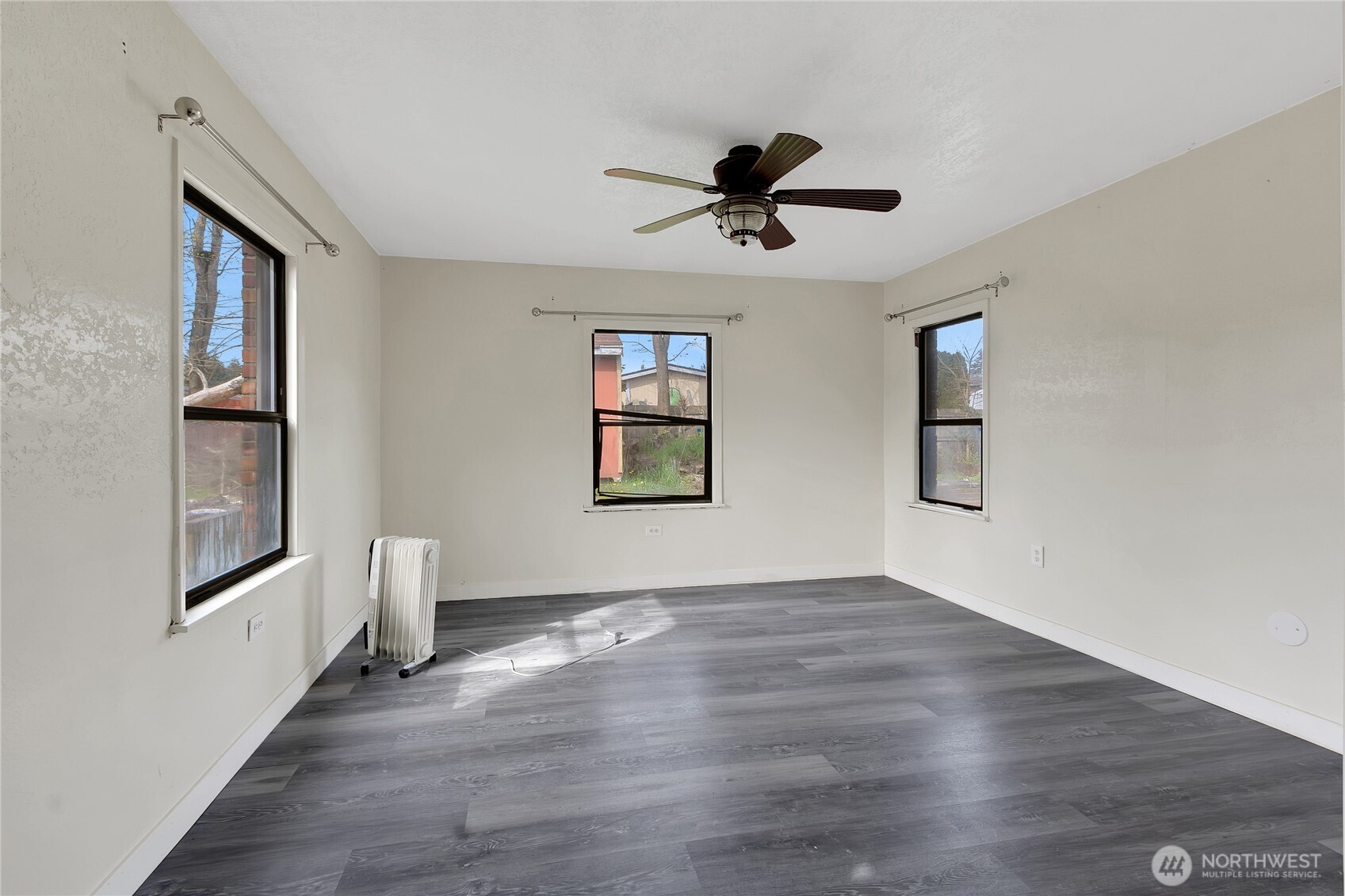 3207 83rd Street Property Photo 9