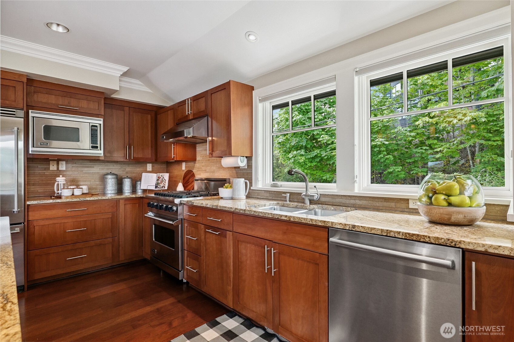 506 Lakeside Avenue W1 Property Photo 14