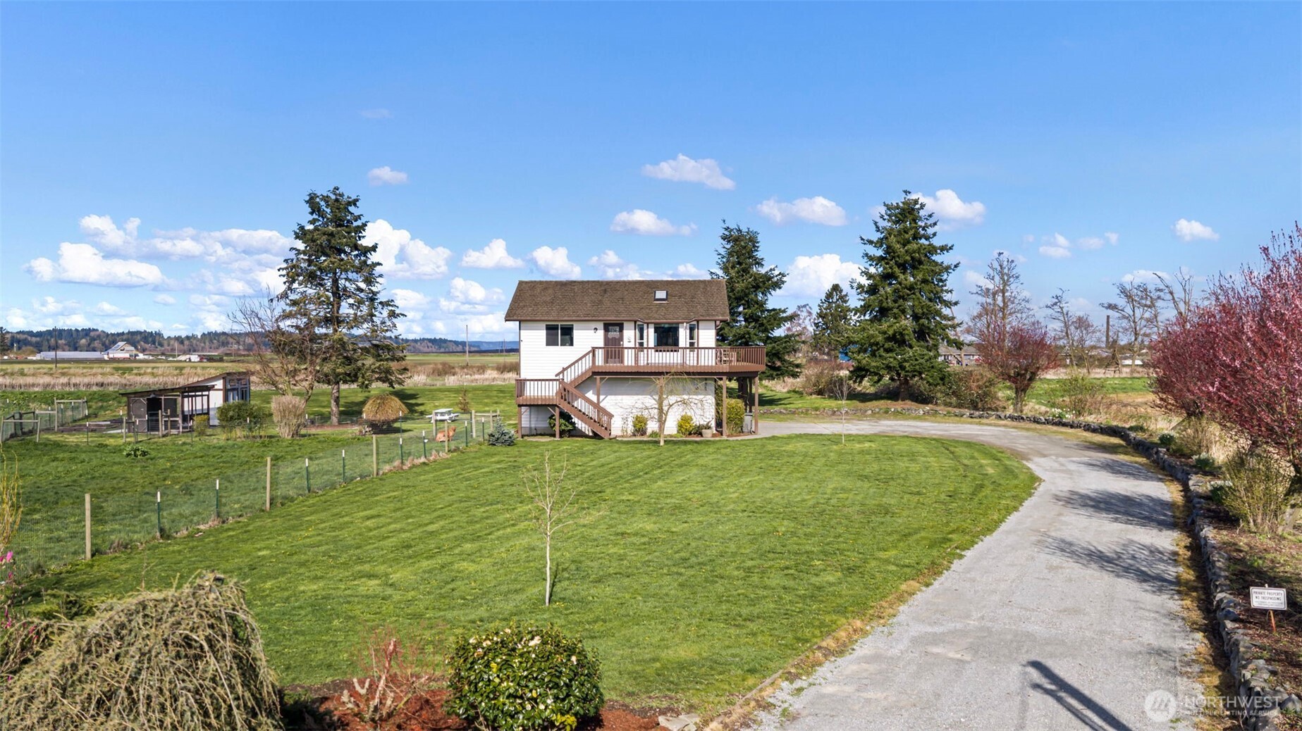 9405 Thomle Road Property Photo 4