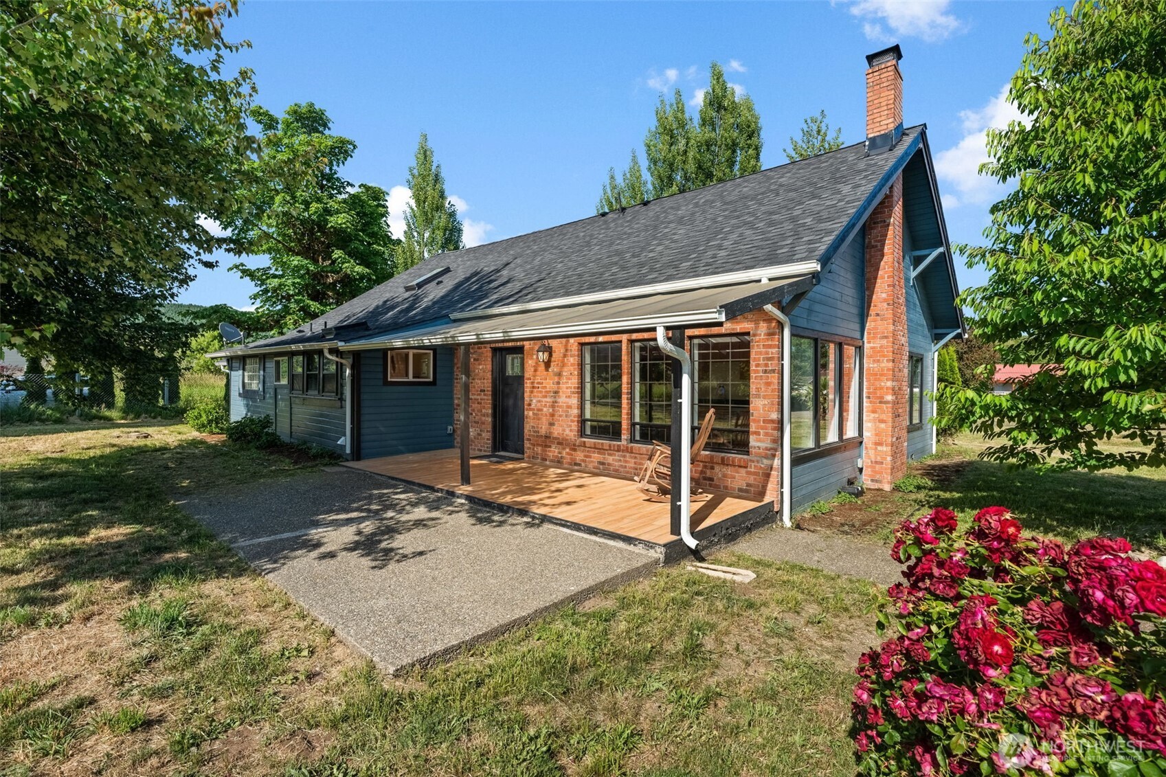 241 W Deyette Road Property Photo 3