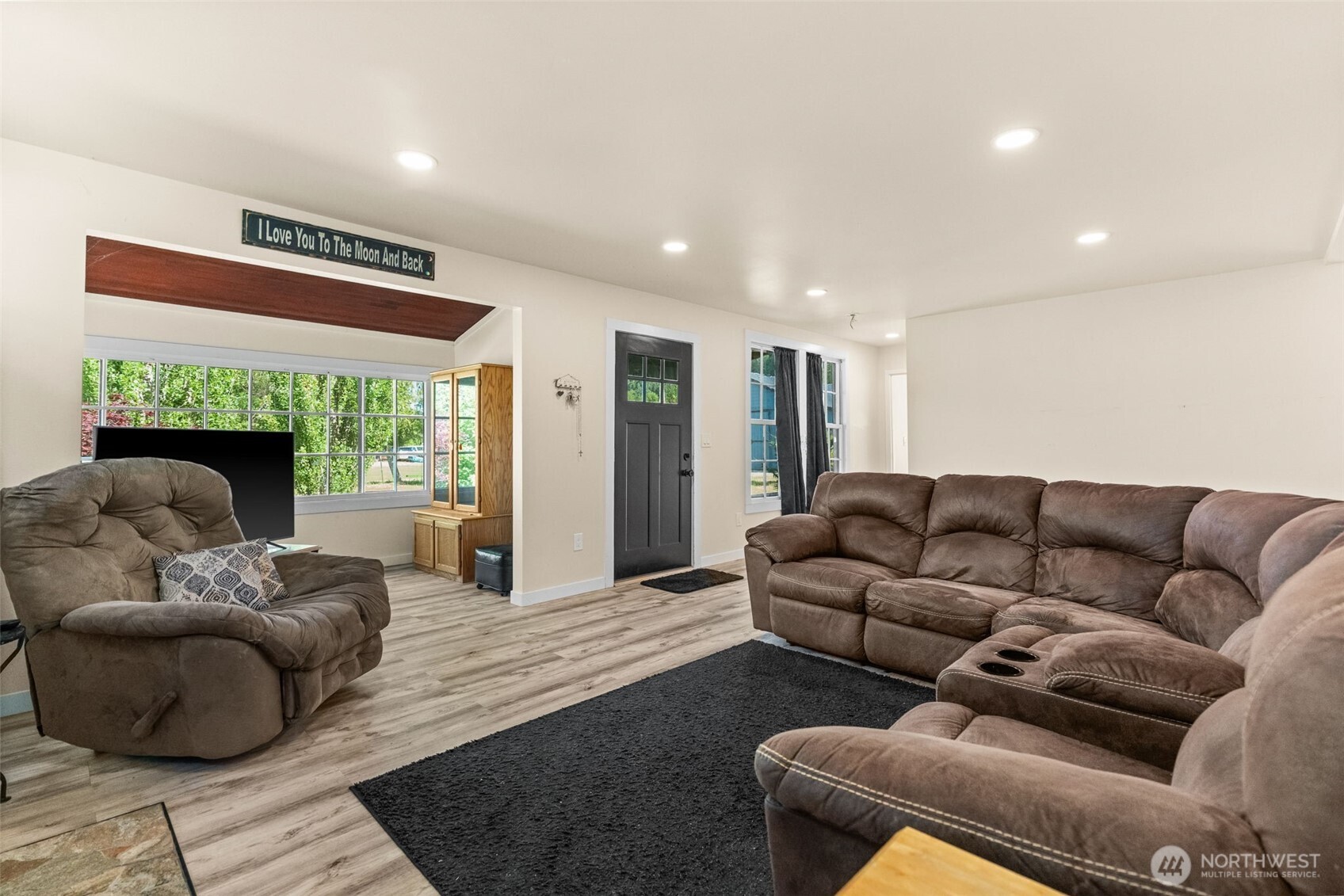 241 W Deyette Road Property Photo 13