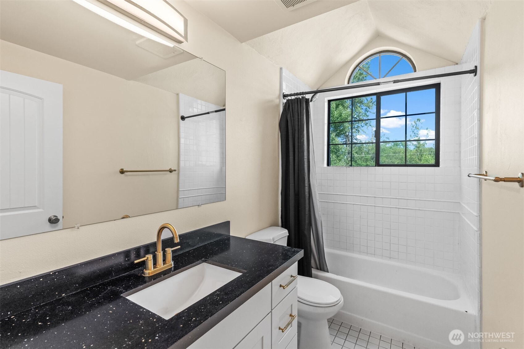 241 W Deyette Road Property Photo 21
