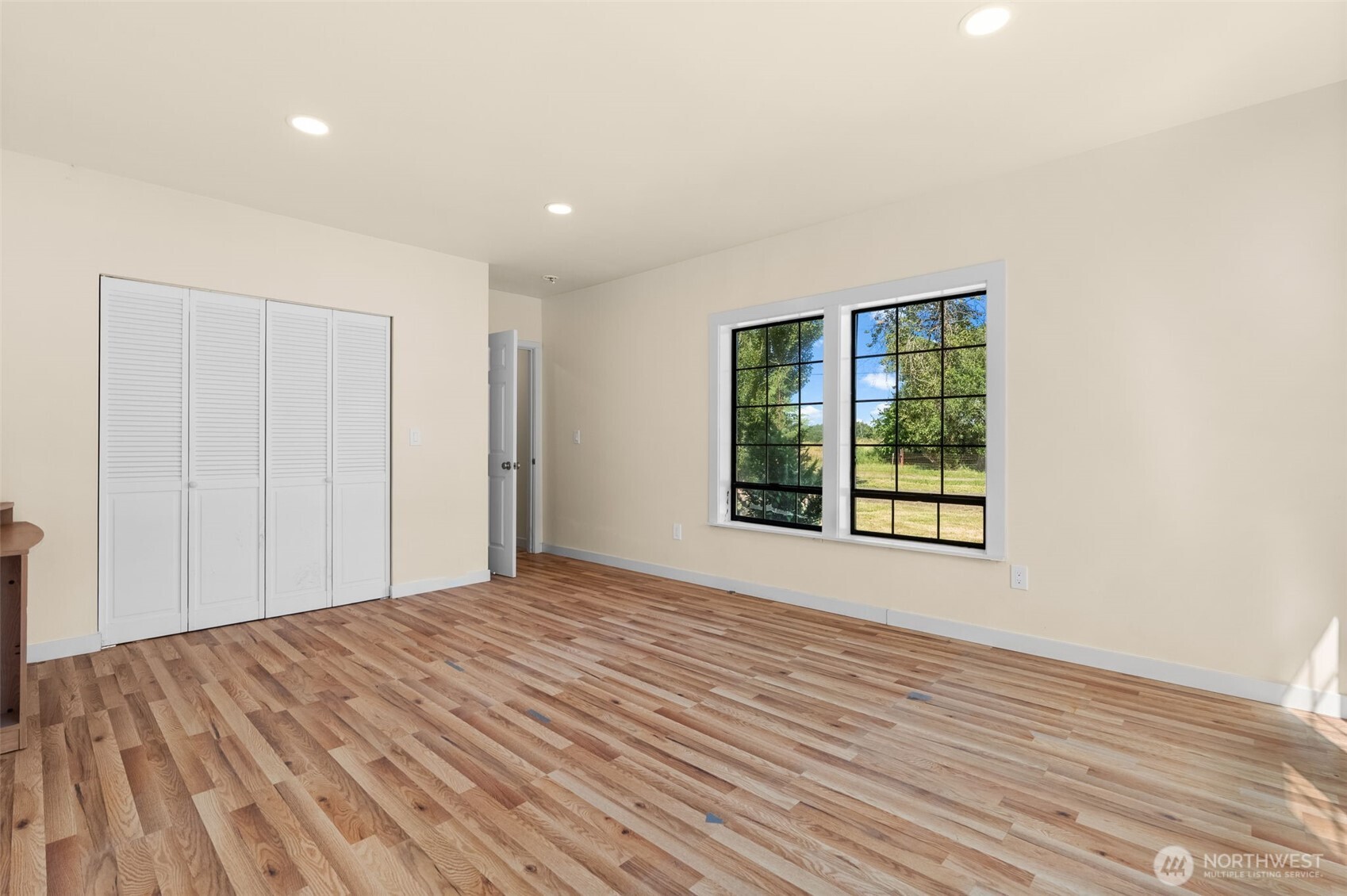 241 W Deyette Road Property Photo 23