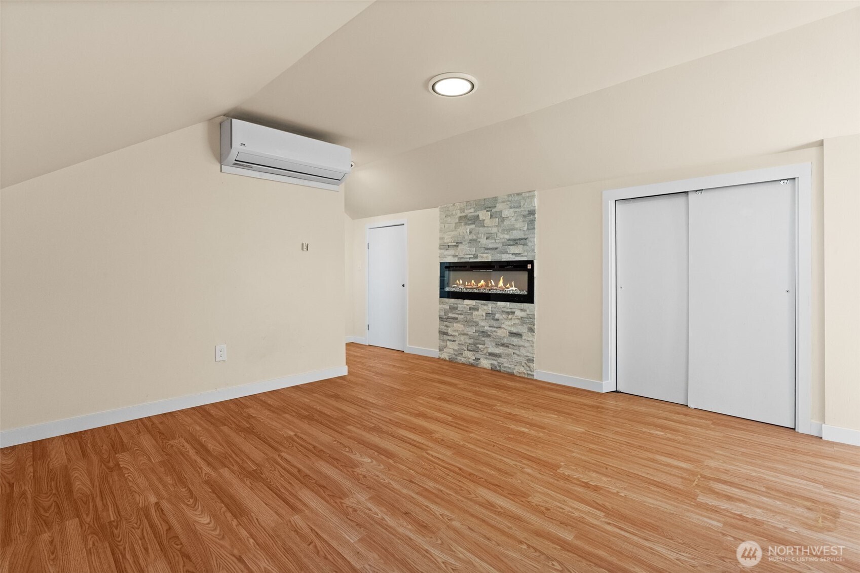 241 W Deyette Road Property Photo 26