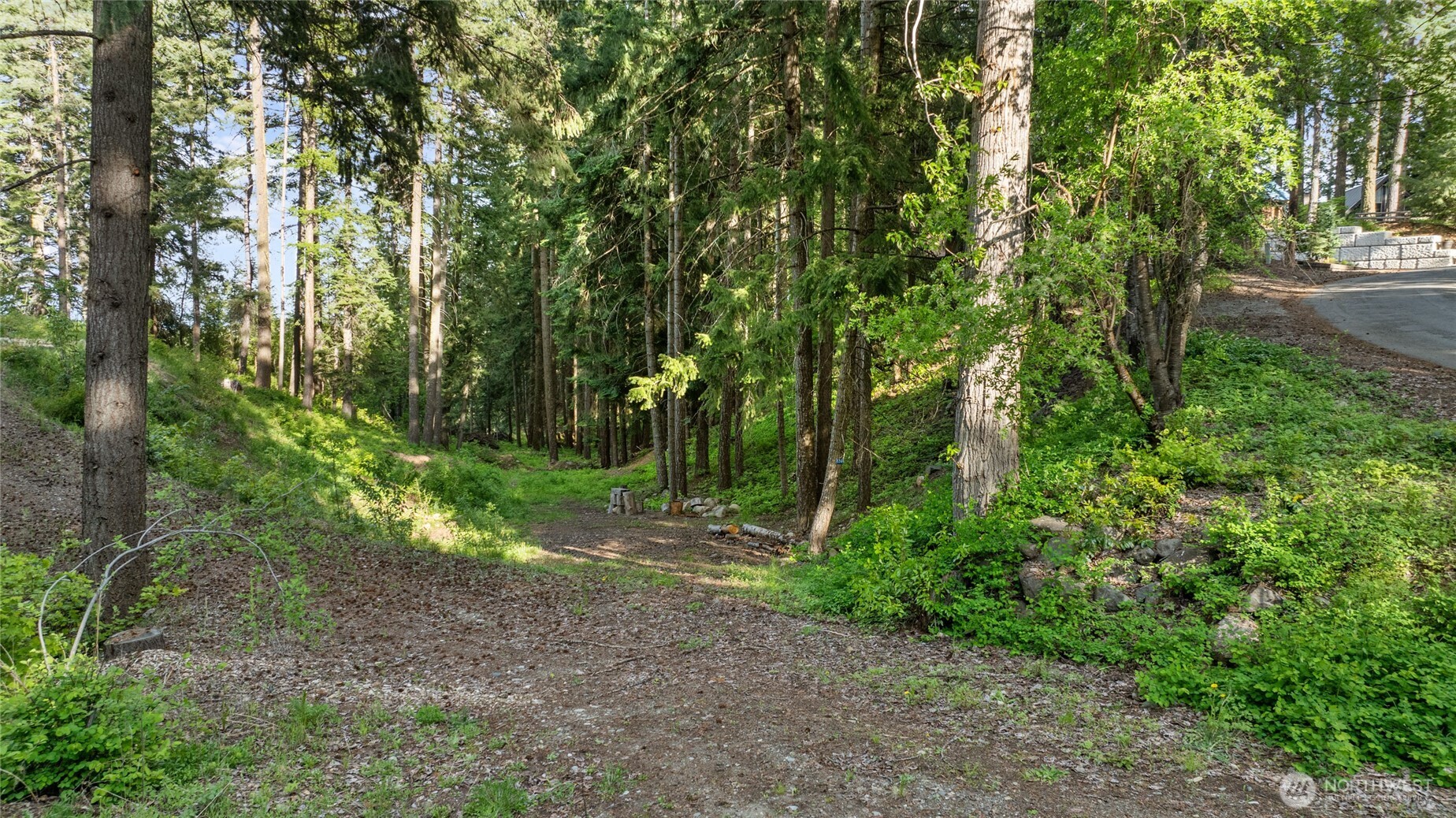 1380 Oakmont Drive Property Photo 7