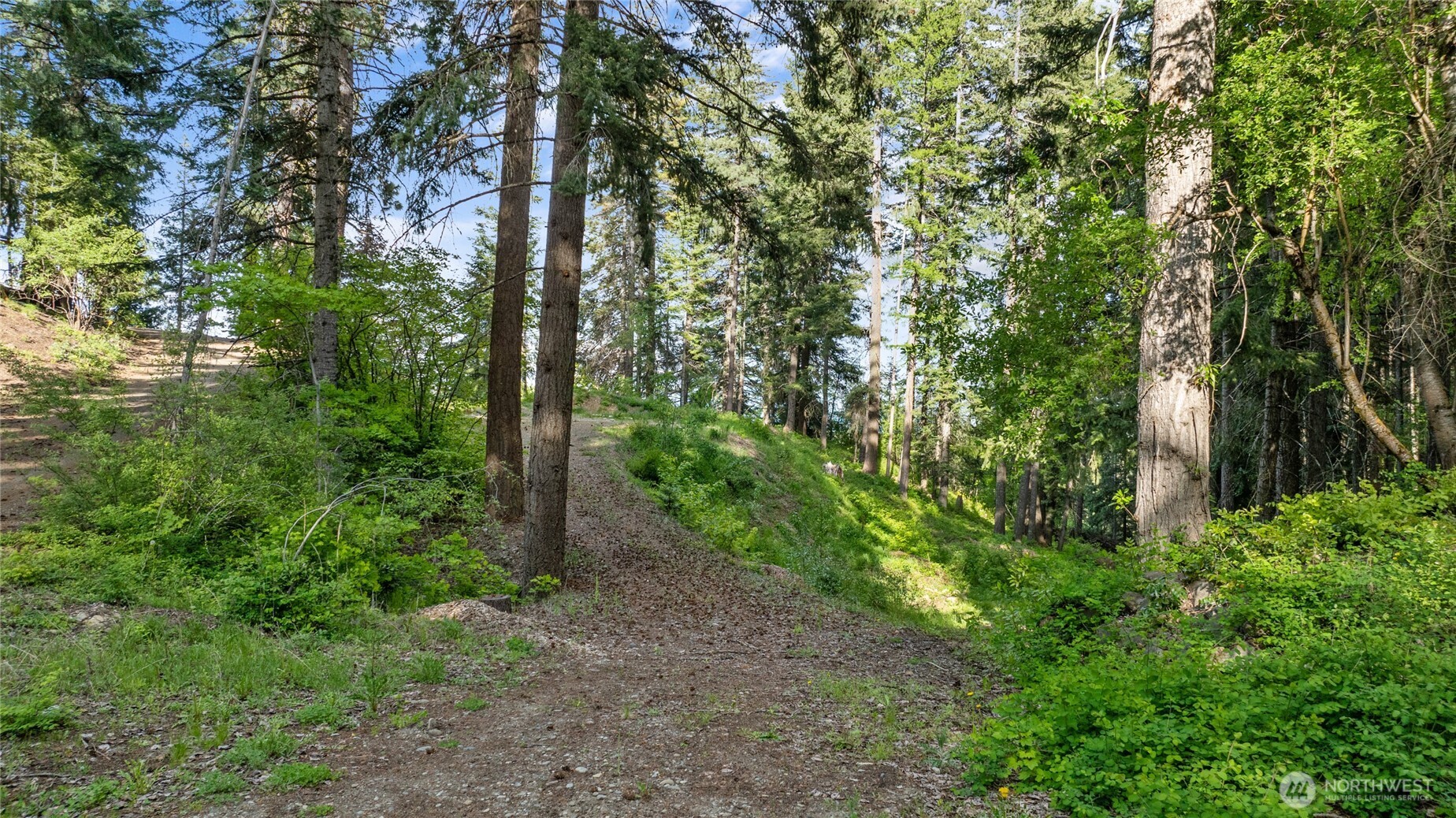 1380 Oakmont Drive Property Photo 12