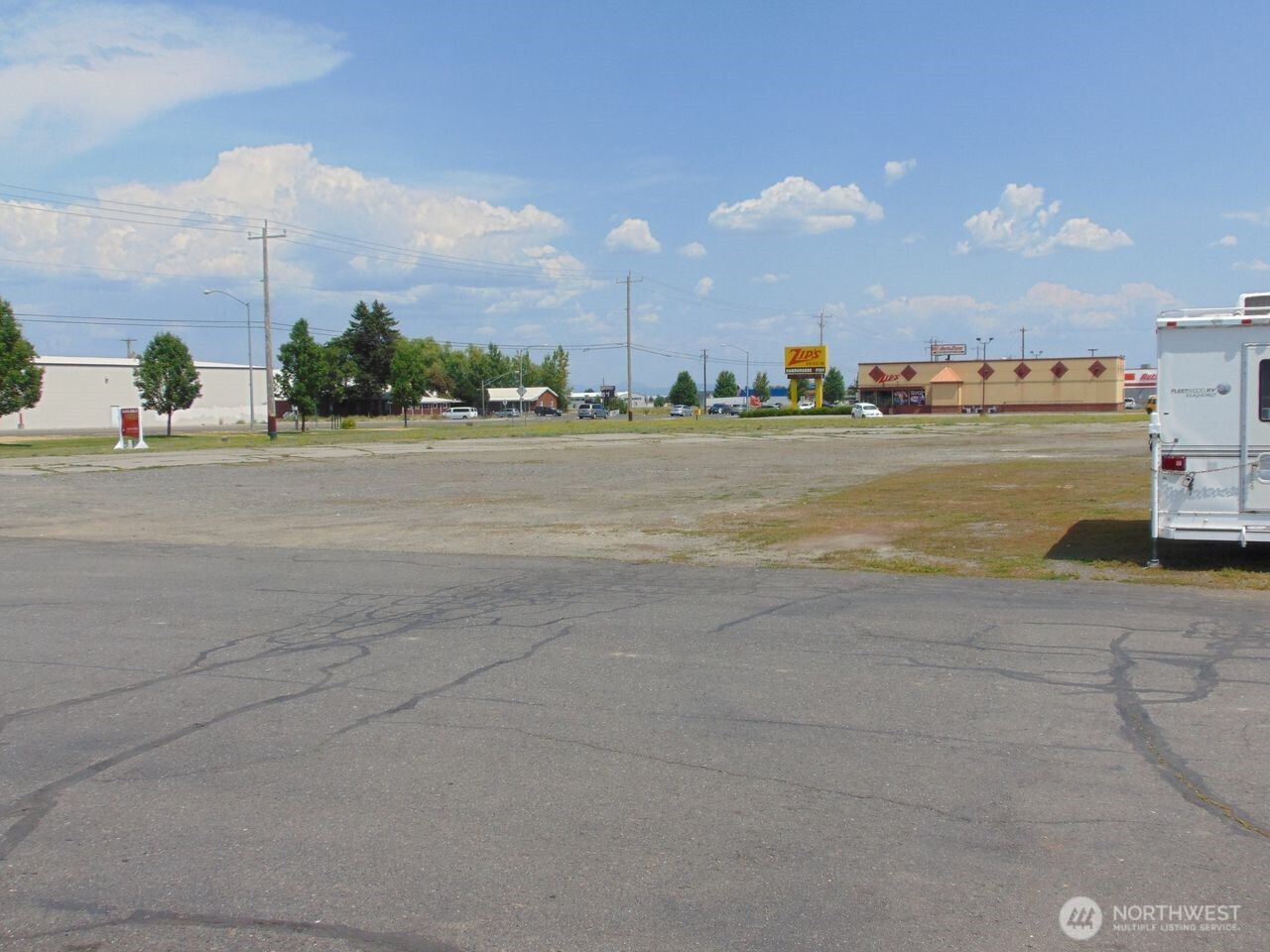 12525 W Sunset Highway Property Photo 4