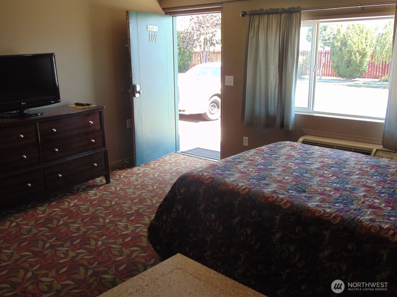12525 W Sunset Highway Property Photo 20