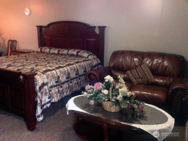 12525 W Sunset Highway Property Photo 32