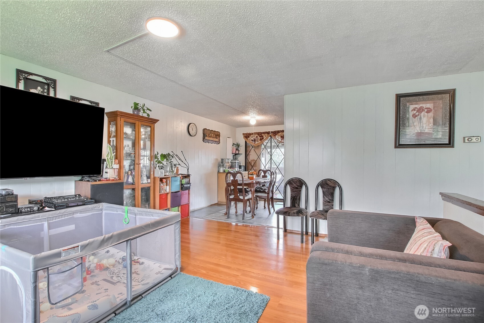 4560 34th Avenue Property Photo 5