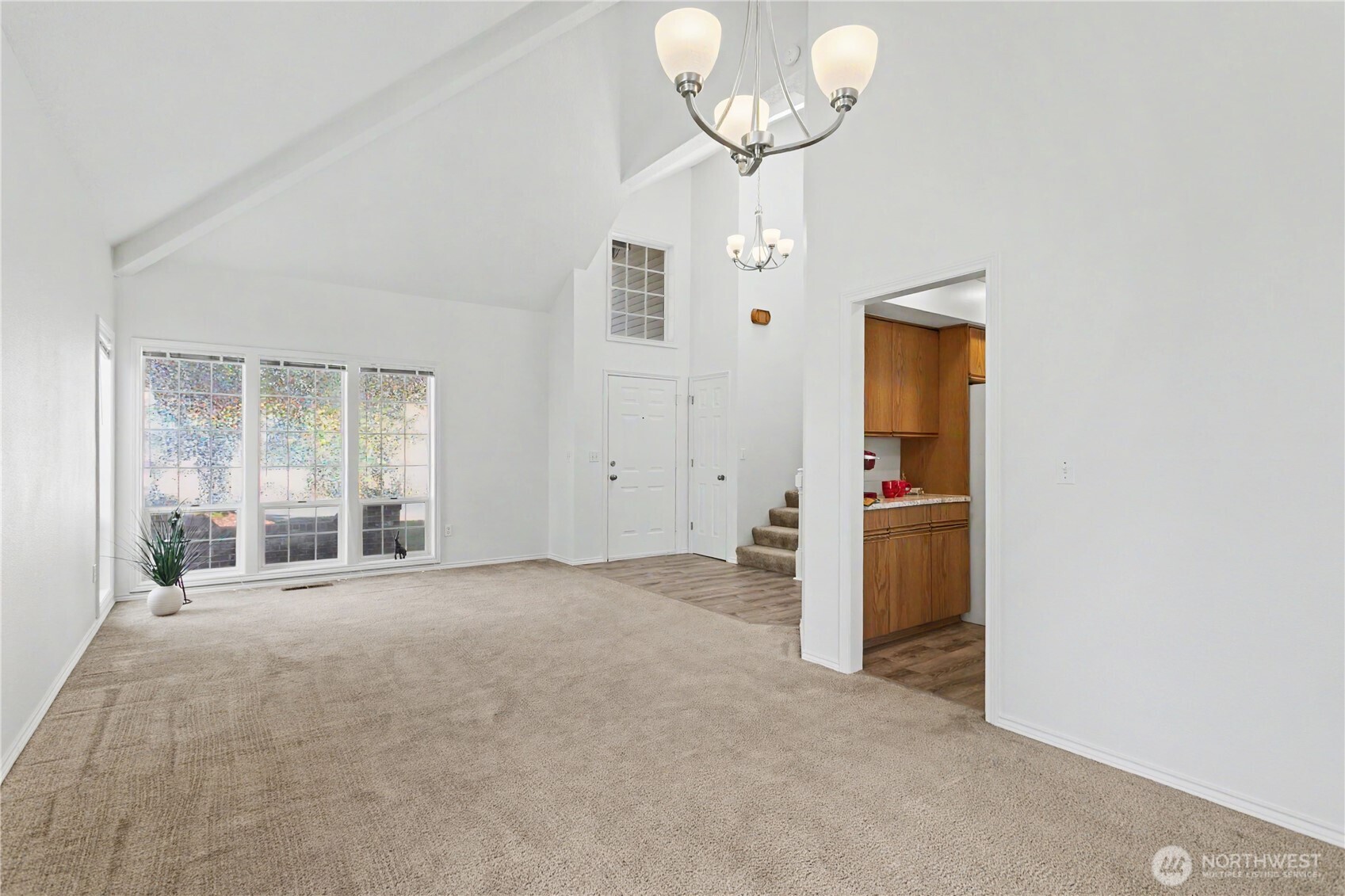 1712 Se Solomon Loop Property Photo 6
