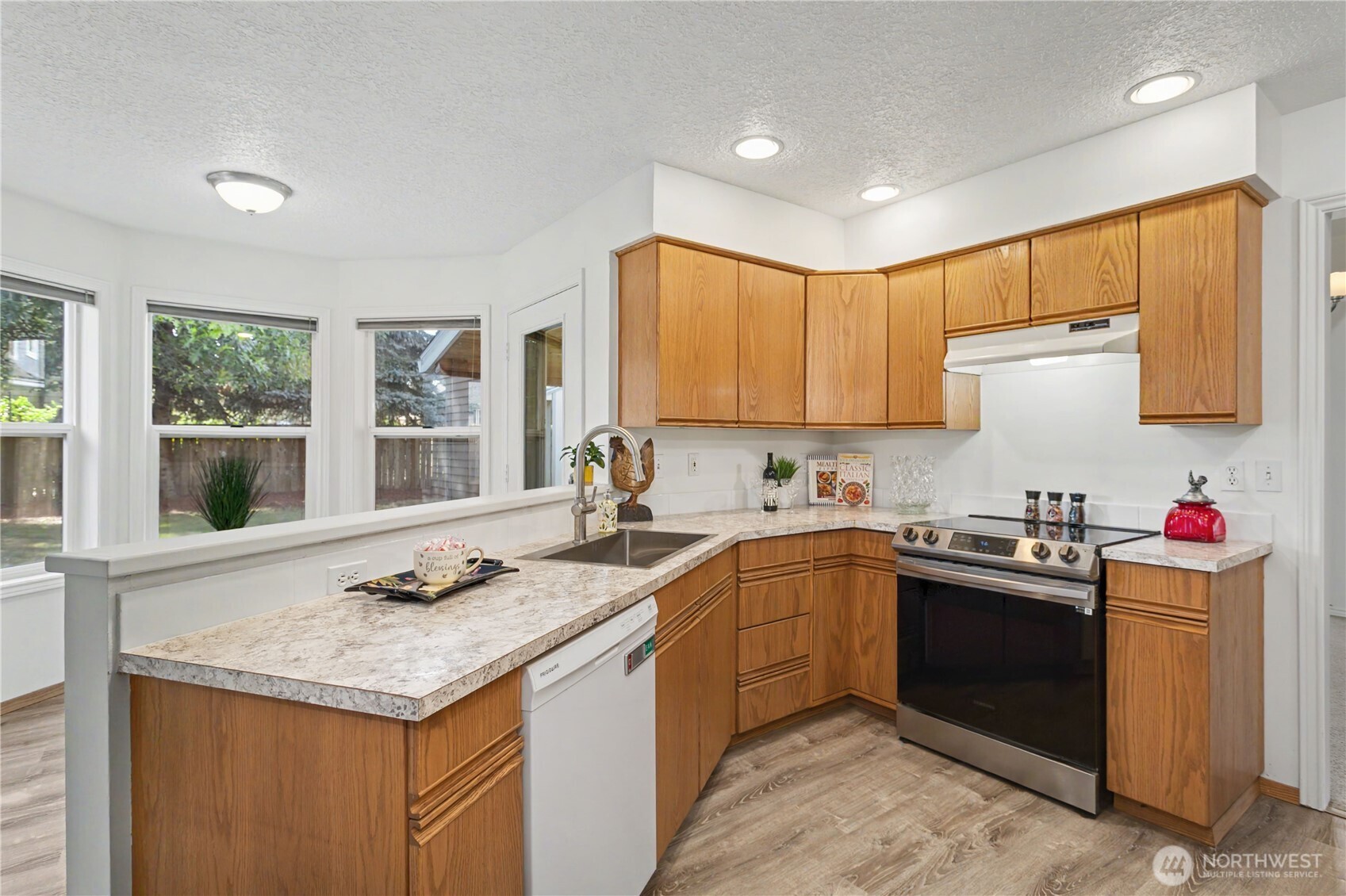 1712 Se Solomon Loop Property Photo 8