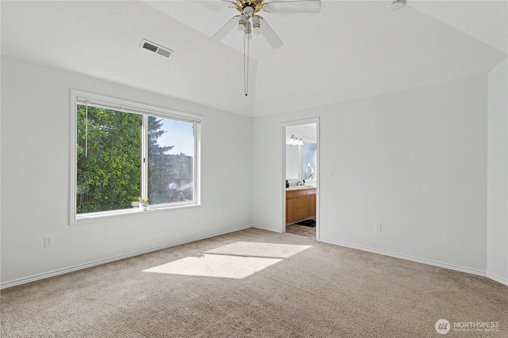 1712 Se Solomon Loop Property Photo 16