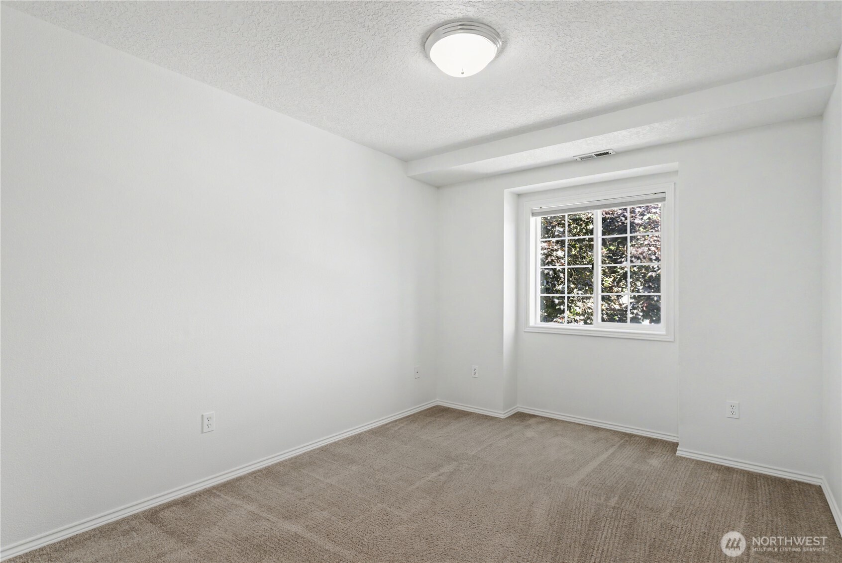 1712 Se Solomon Loop Property Photo 24