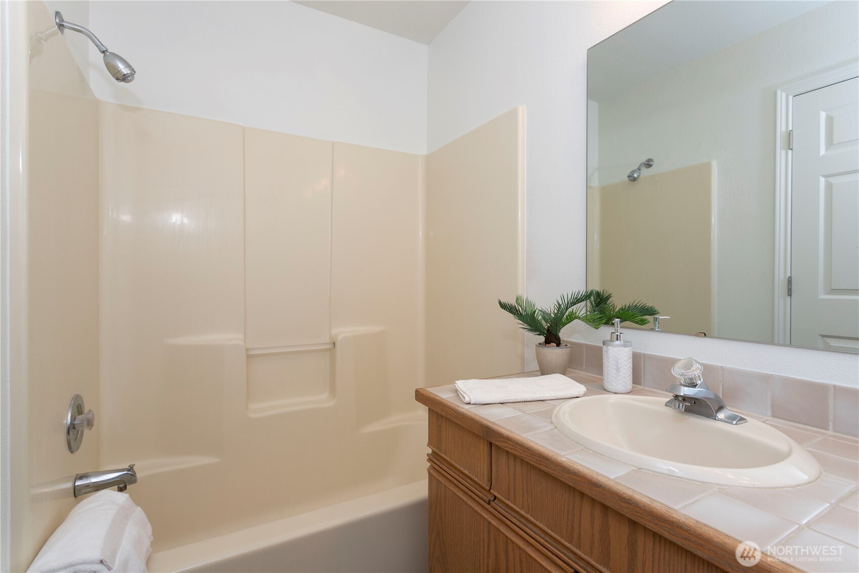 1712 Se Solomon Loop Property Photo 27
