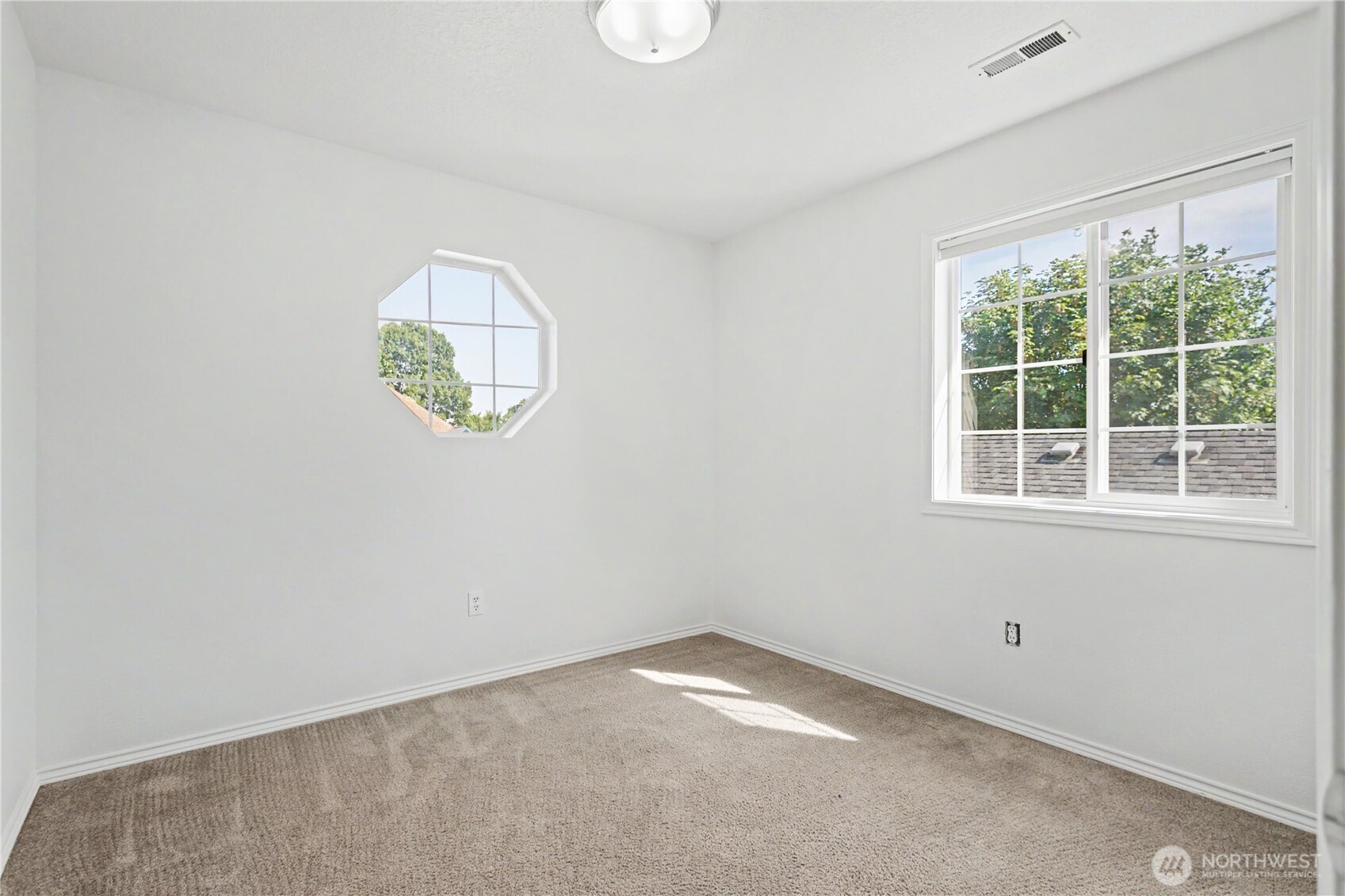 1712 Se Solomon Loop Property Photo 28