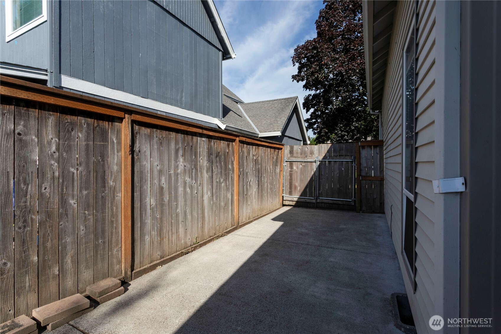 1712 Se Solomon Loop Property Photo 37