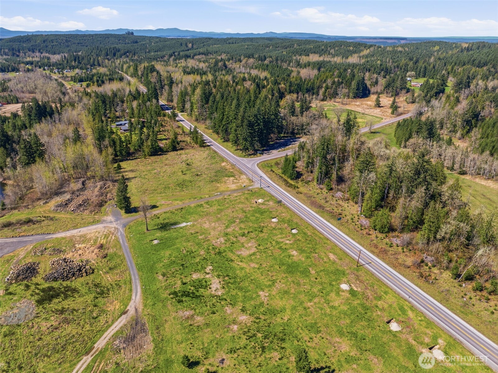 7481 Spirit Lake Highway Property Photo 4