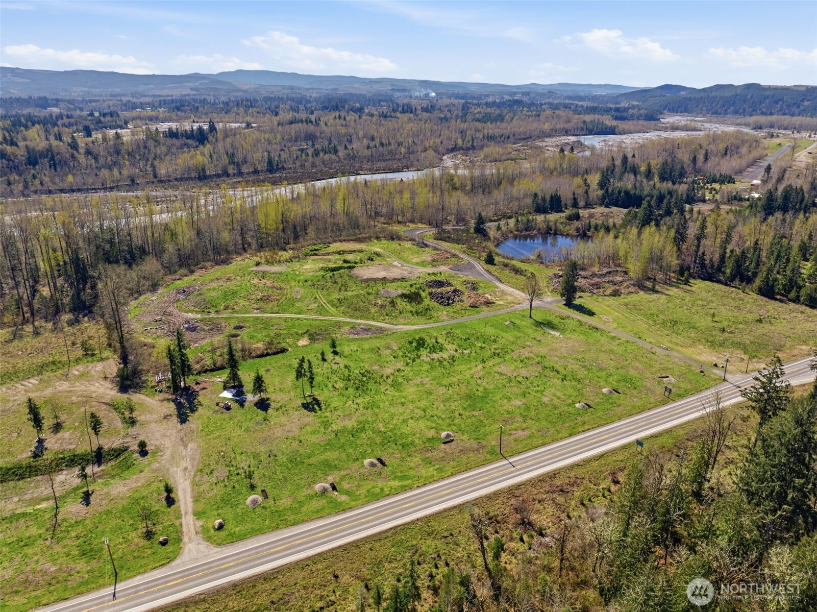 7481 Spirit Lake Highway Property Photo 6