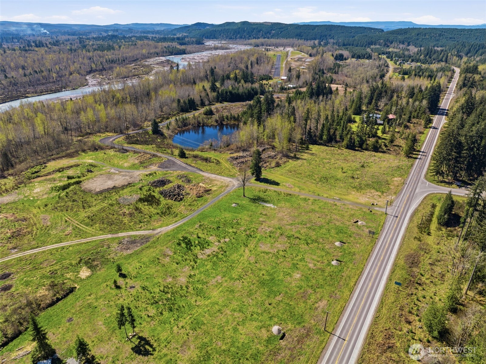 7481 Spirit Lake Highway Property Photo 5