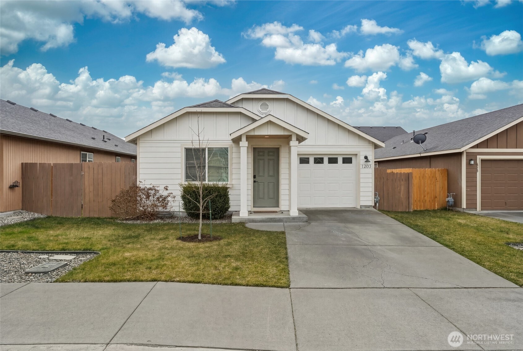 1203 SW Carver Street Property Photo 1