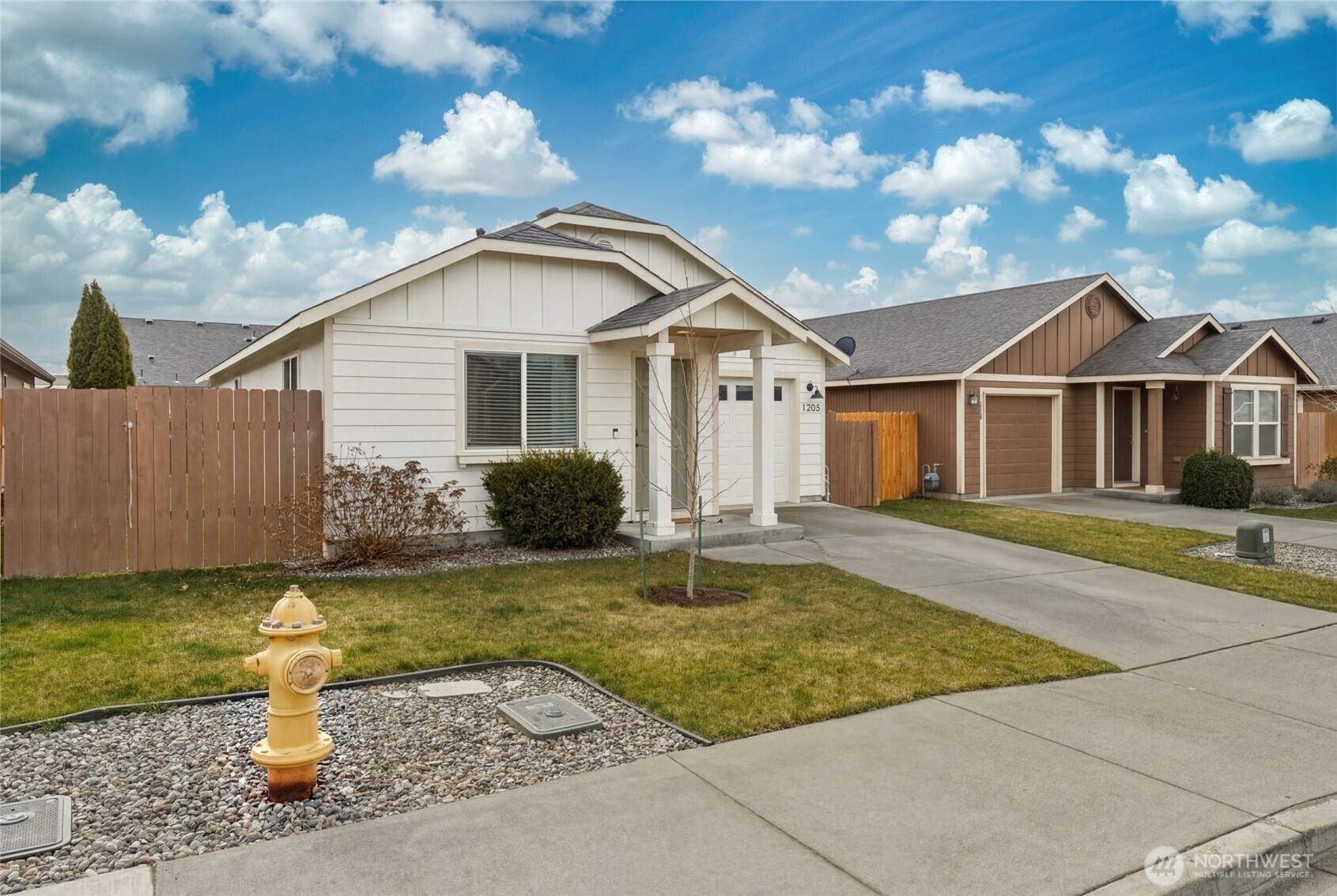 1203 Sw Carver Street Property Photo 3