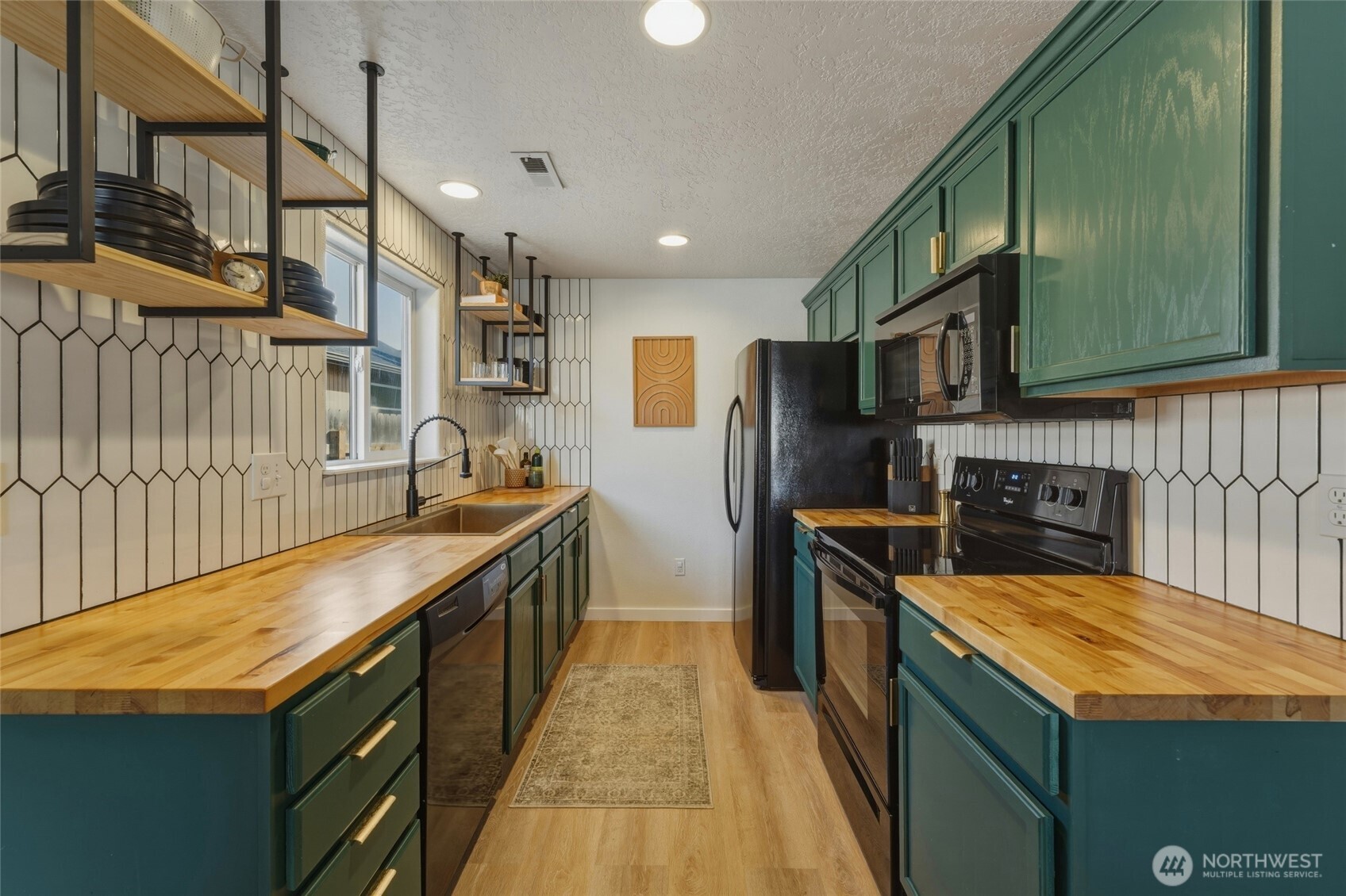 1203 Sw Carver Street Property Photo 8