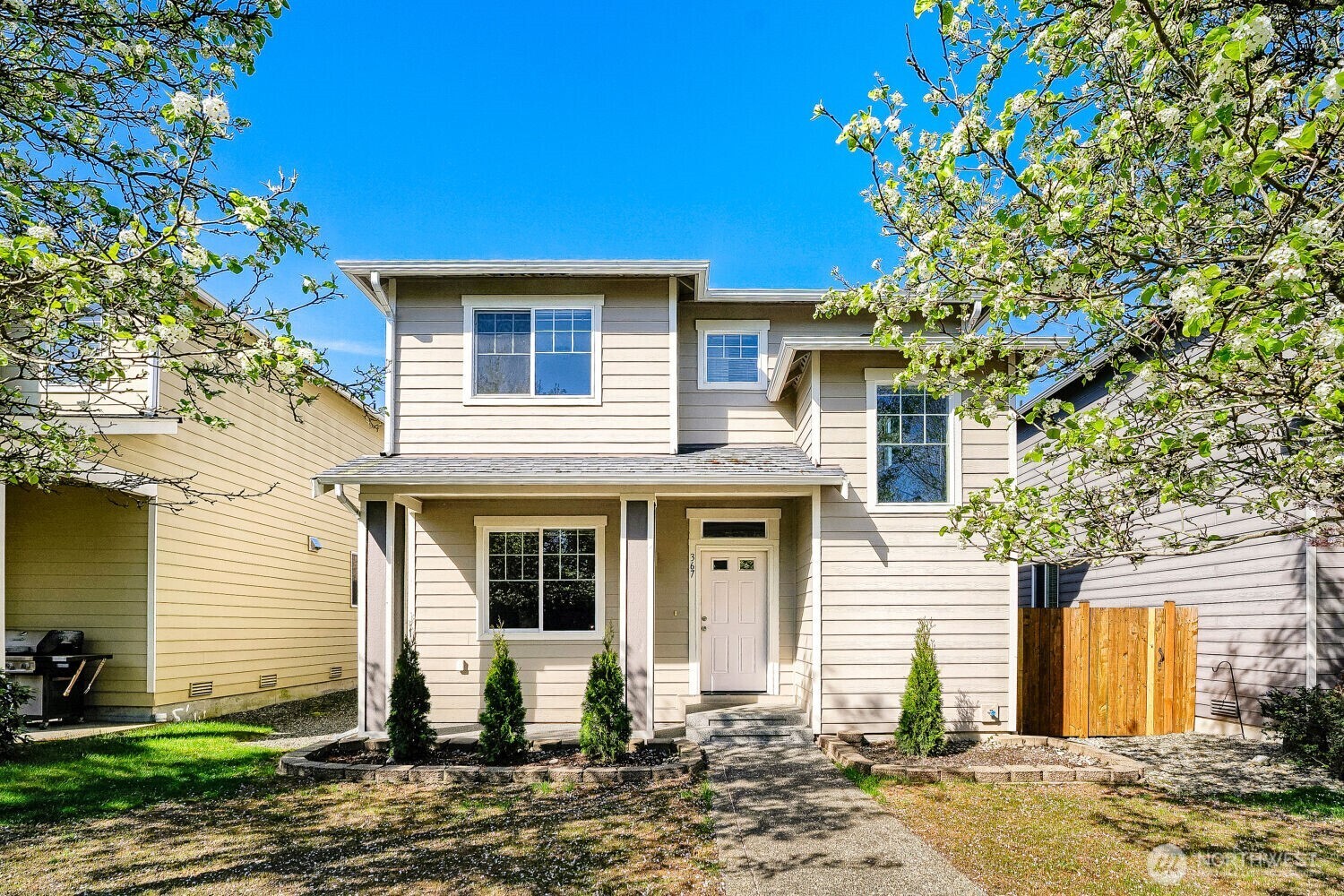 367 Graham Avenue Property Photo 2