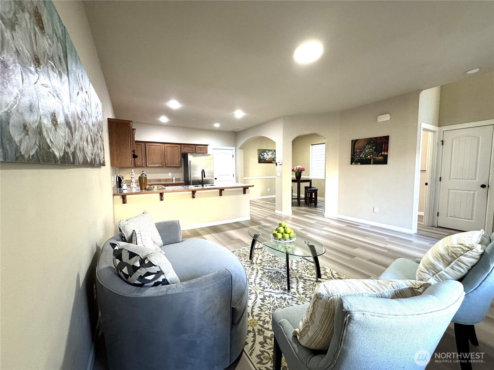 367 Graham Avenue Property Photo 3