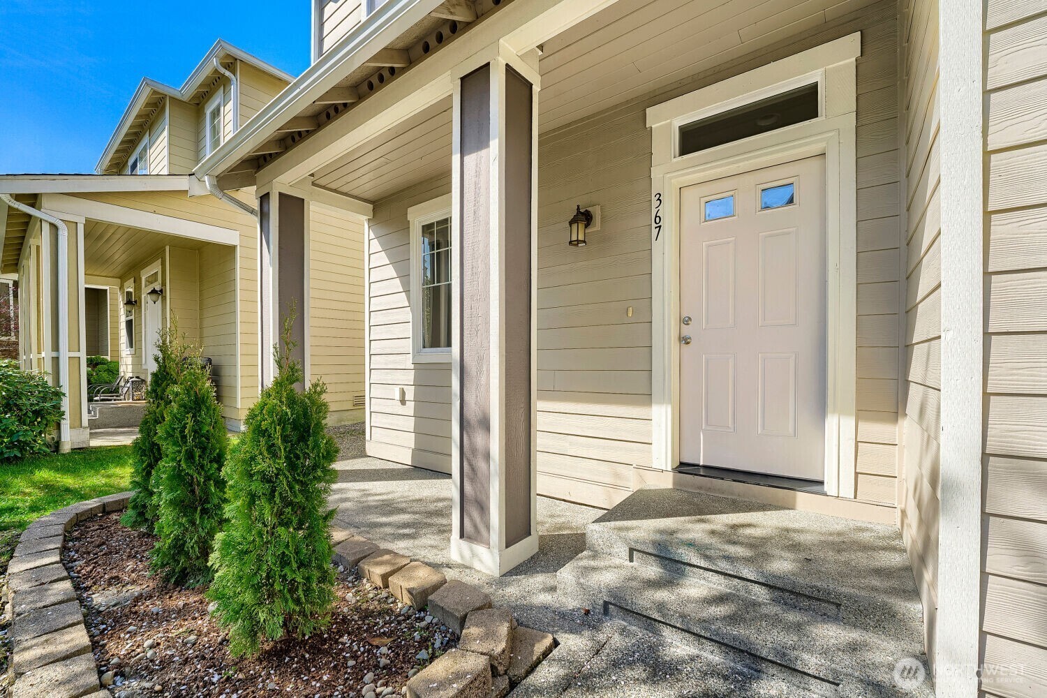 367 Graham Avenue Property Photo 7