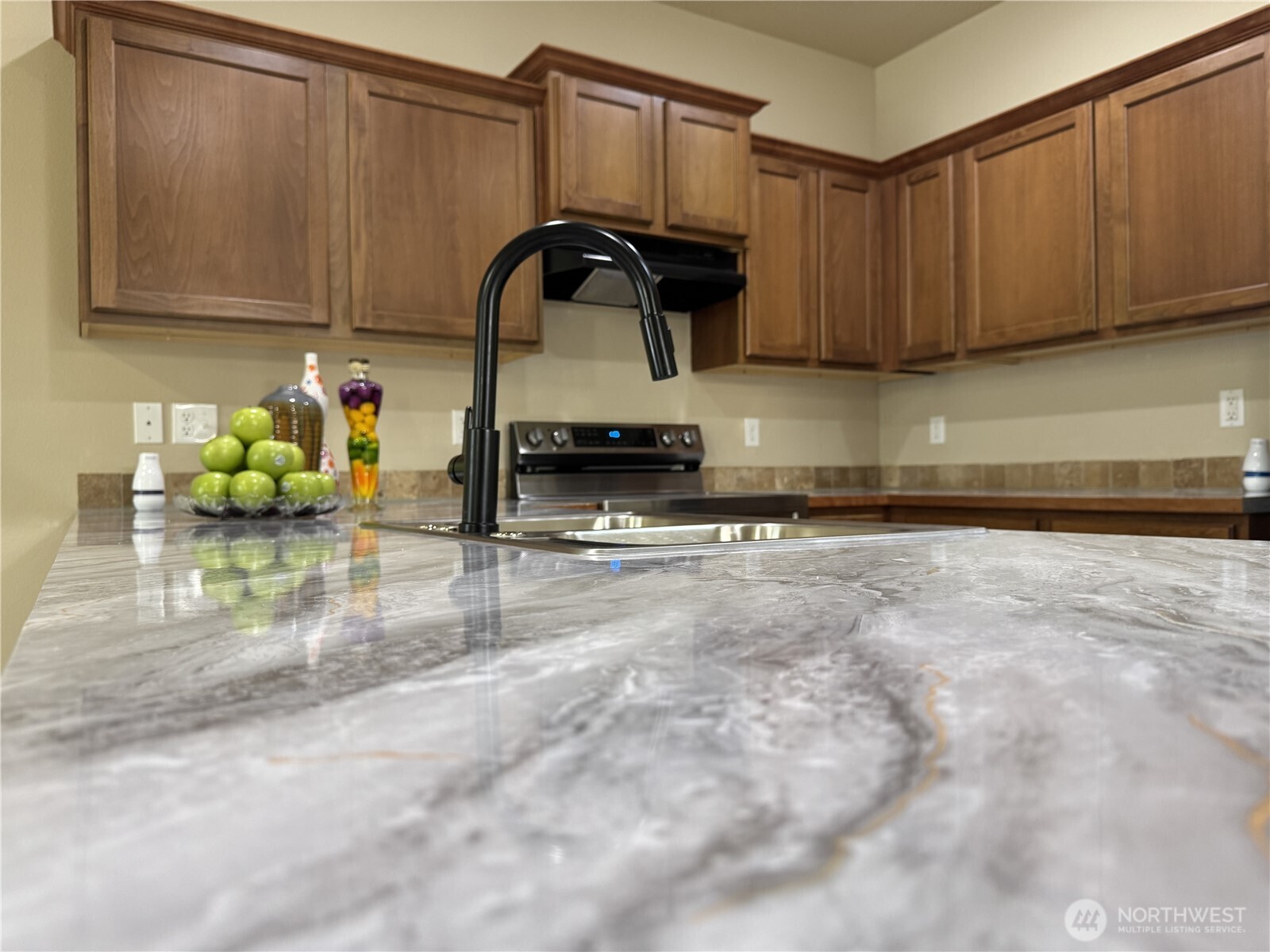 367 Graham Avenue Property Photo 8