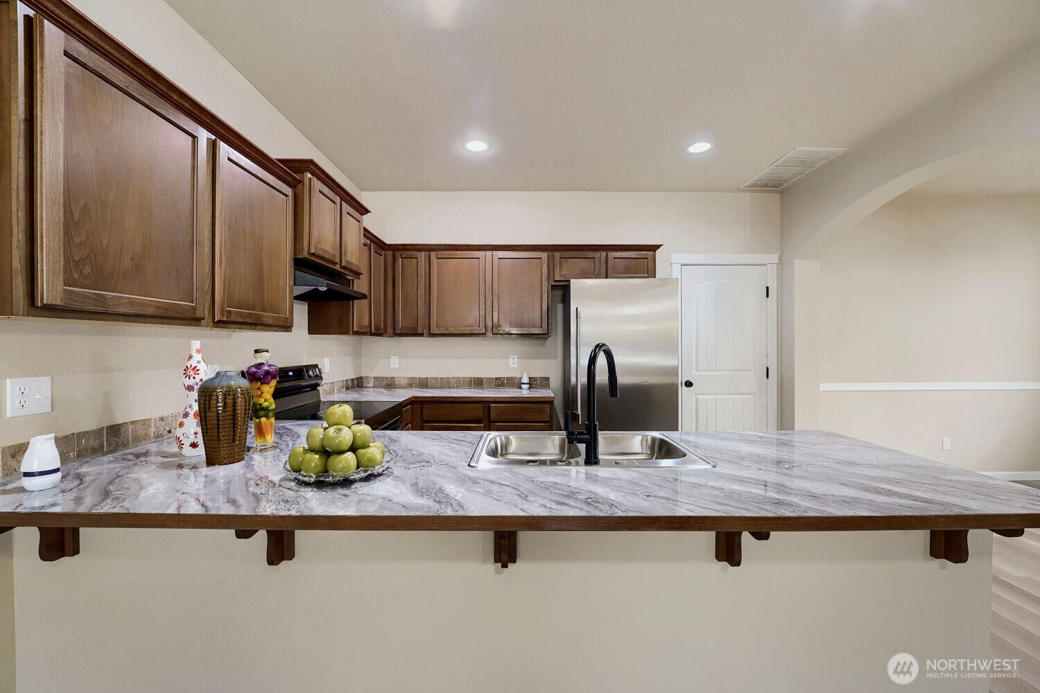 367 Graham Avenue Property Photo 18
