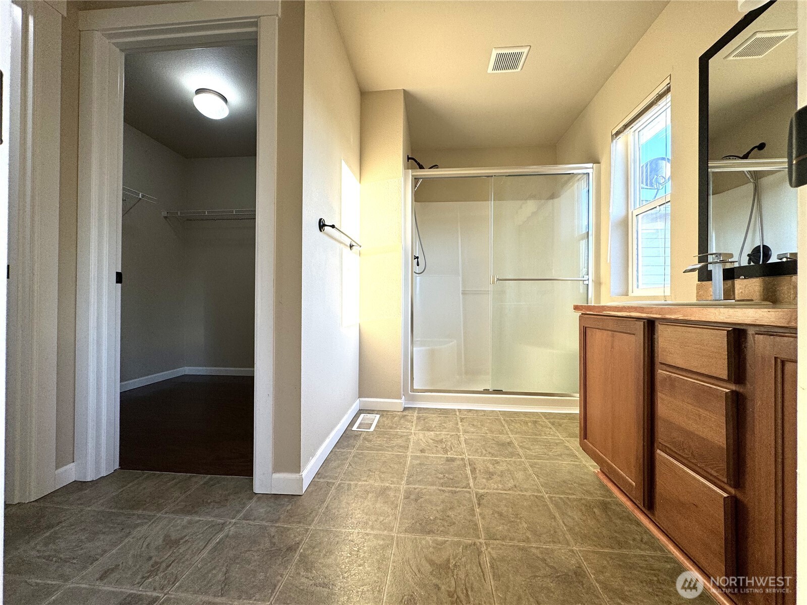 367 Graham Avenue Property Photo 22