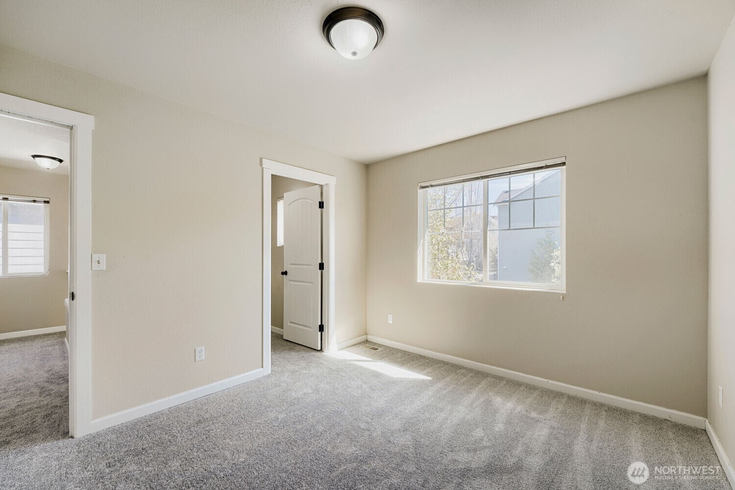 367 Graham Avenue Property Photo 27