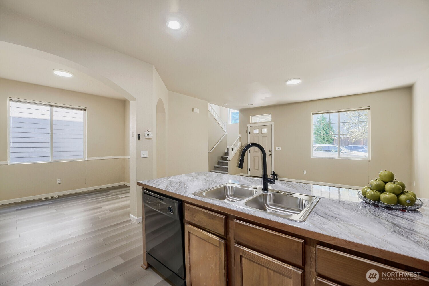 367 Graham Avenue Property Photo 34