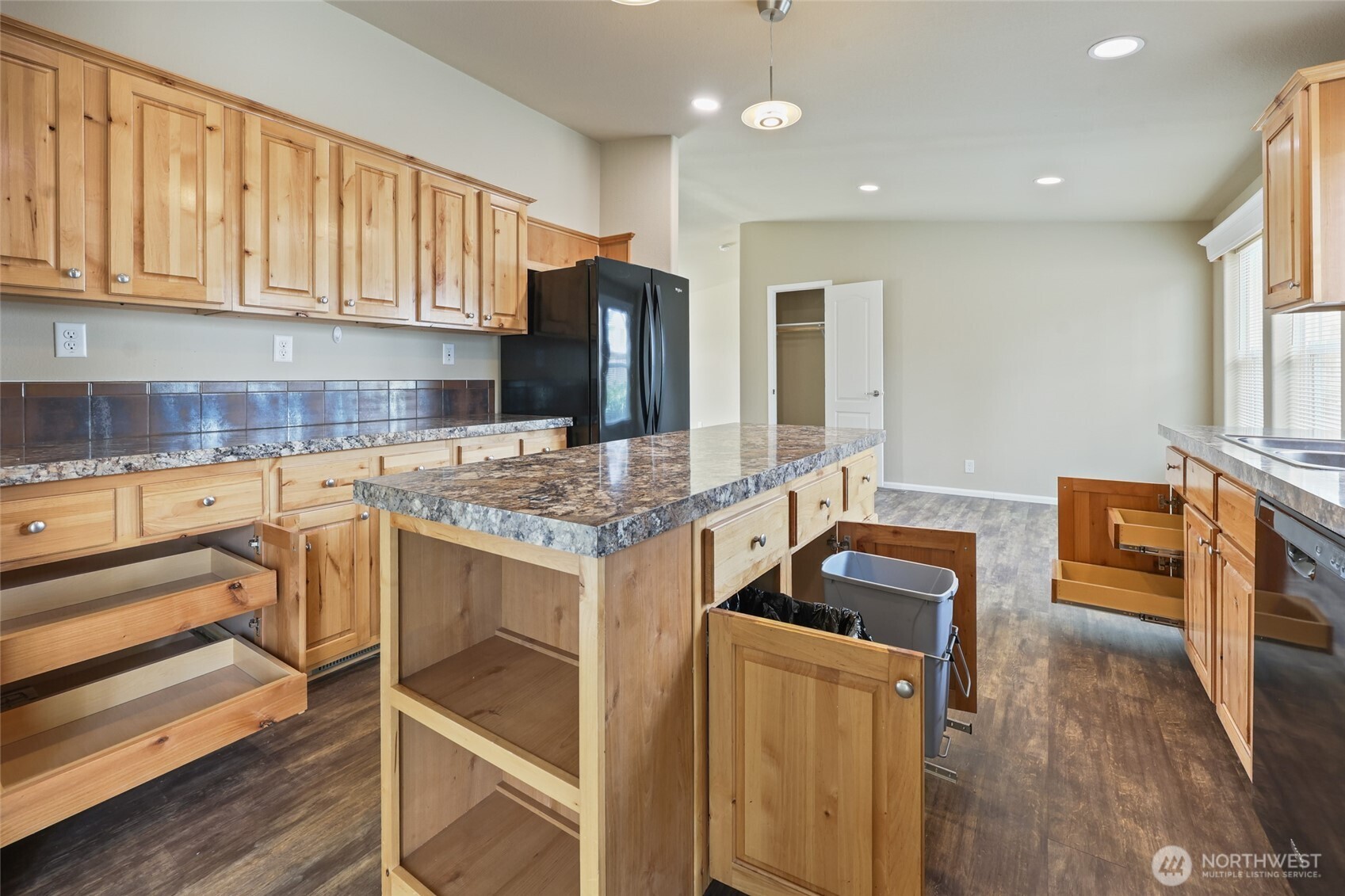 3516 Meadowbrook Lane Property Photo 6