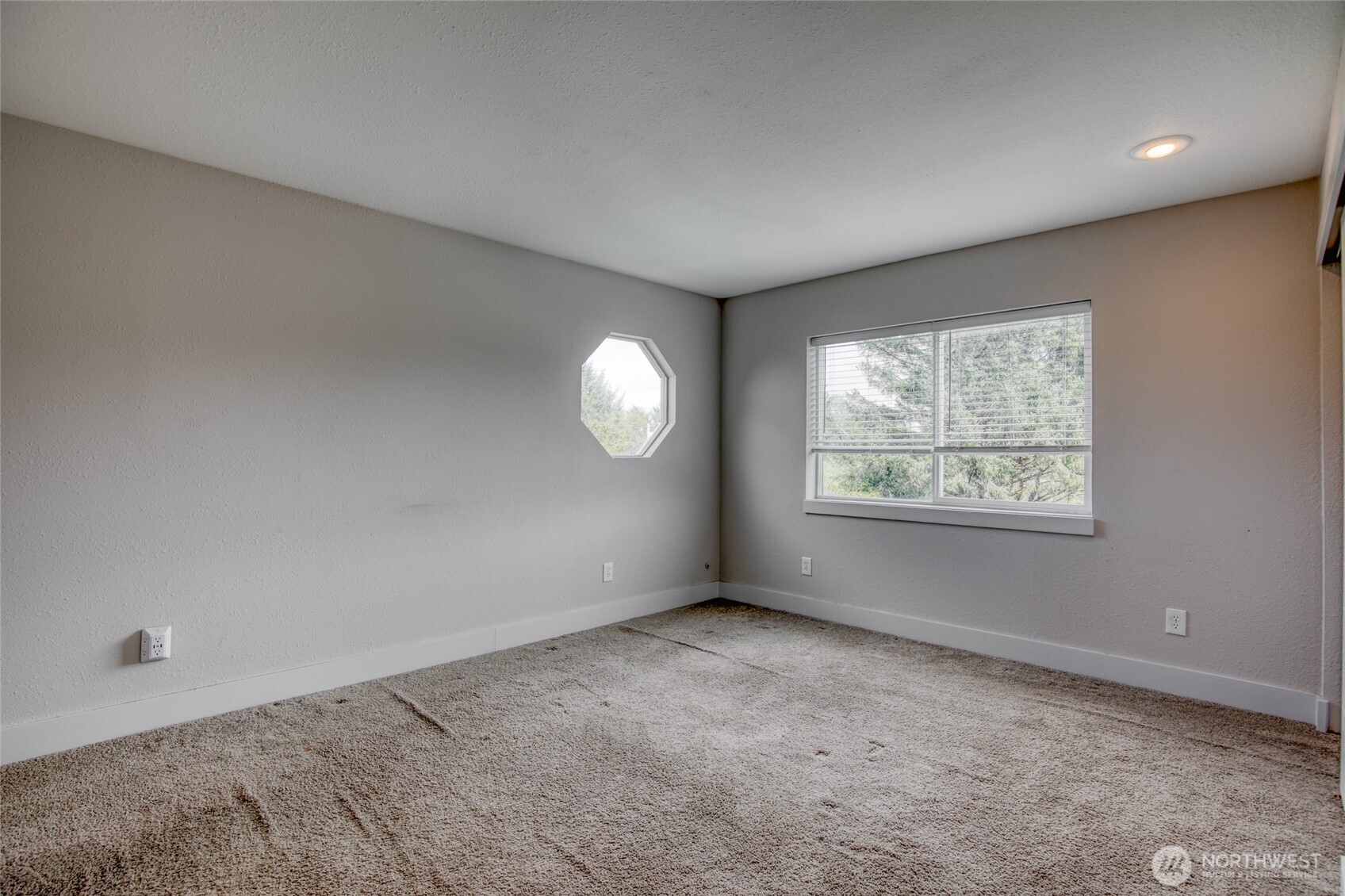 260 Ocean Shores Boulevard Property Photo 9