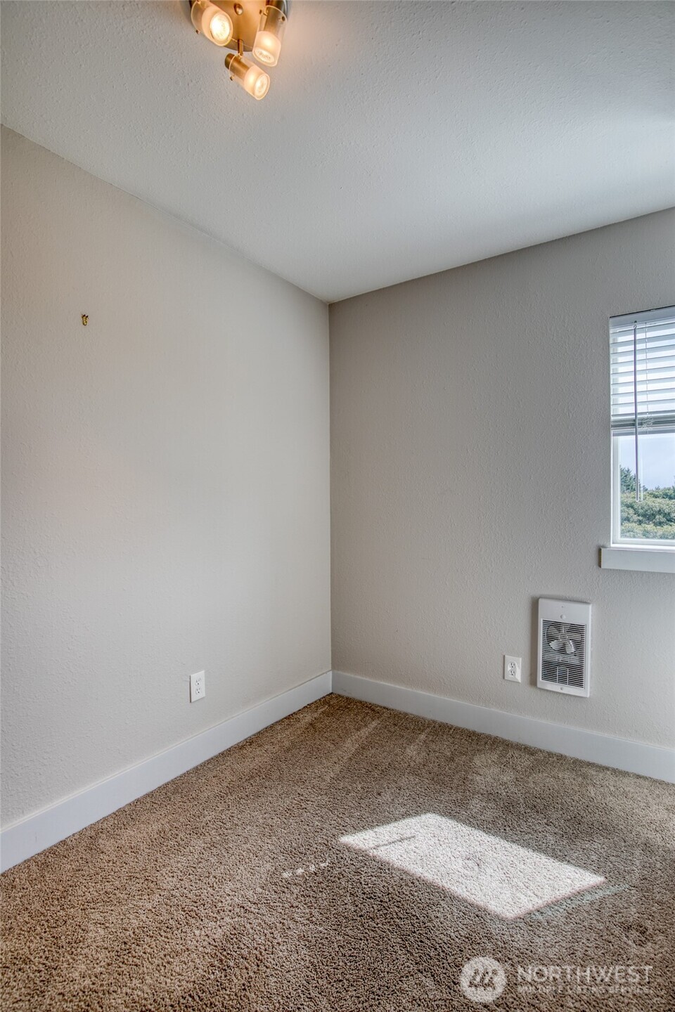 260 Ocean Shores Boulevard Property Photo 15