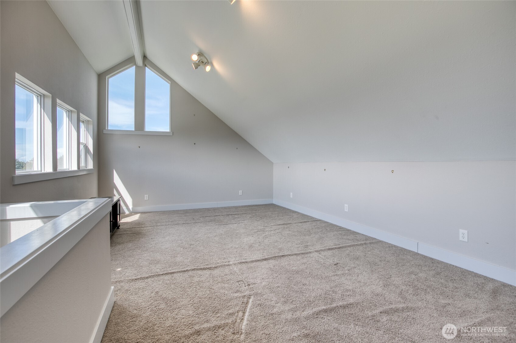 260 Ocean Shores Boulevard Property Photo 20
