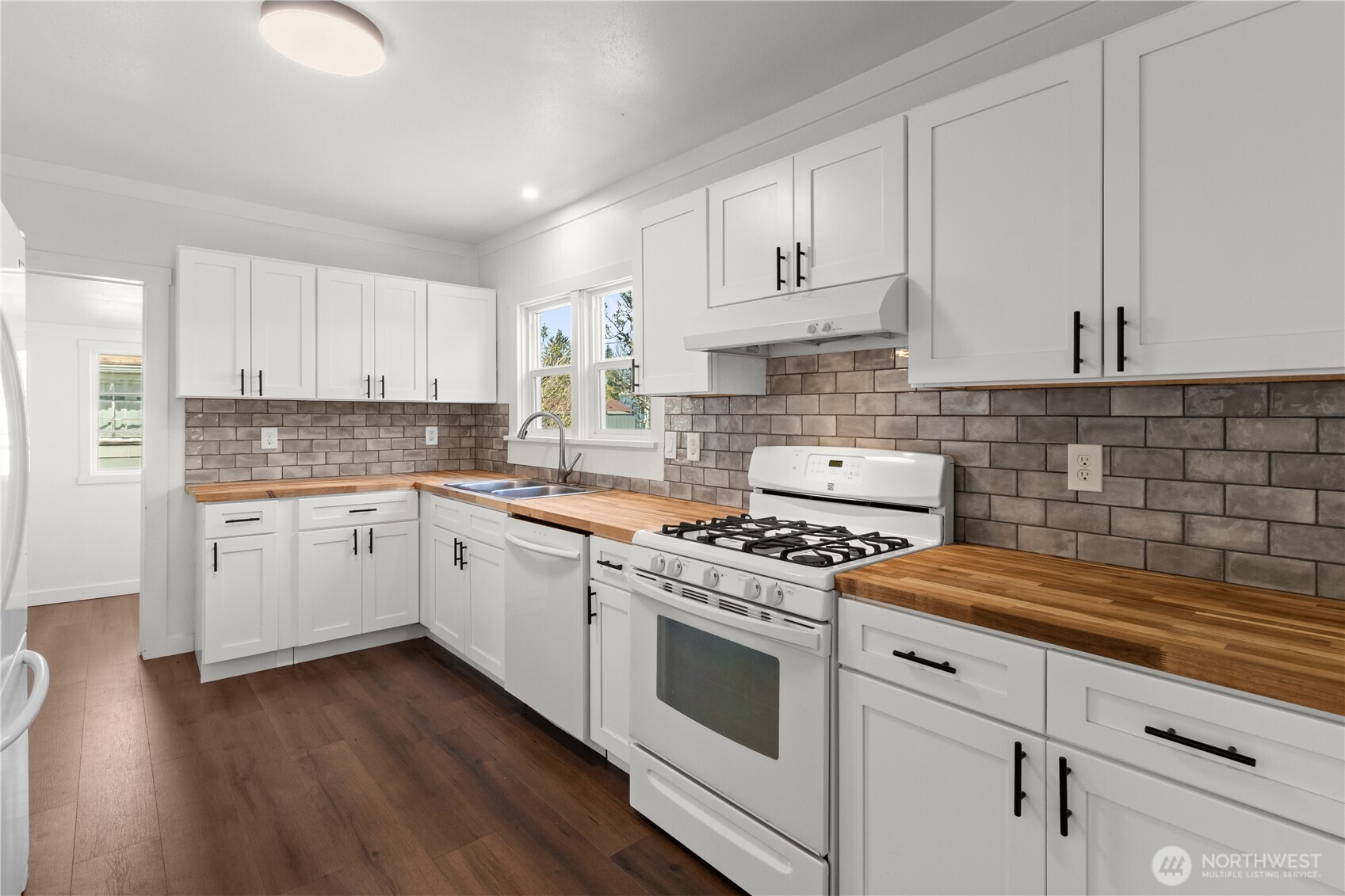 1014 B Street Property Photo 10