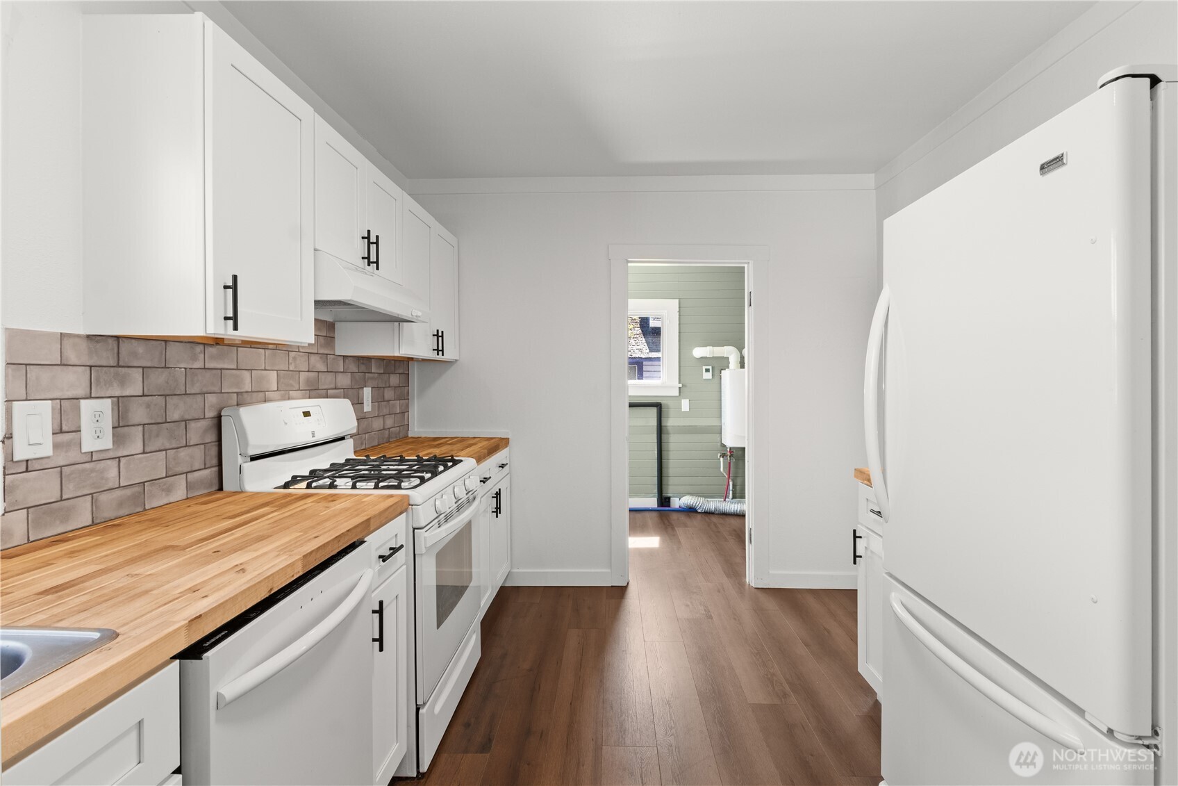 1014 B Street Property Photo 11