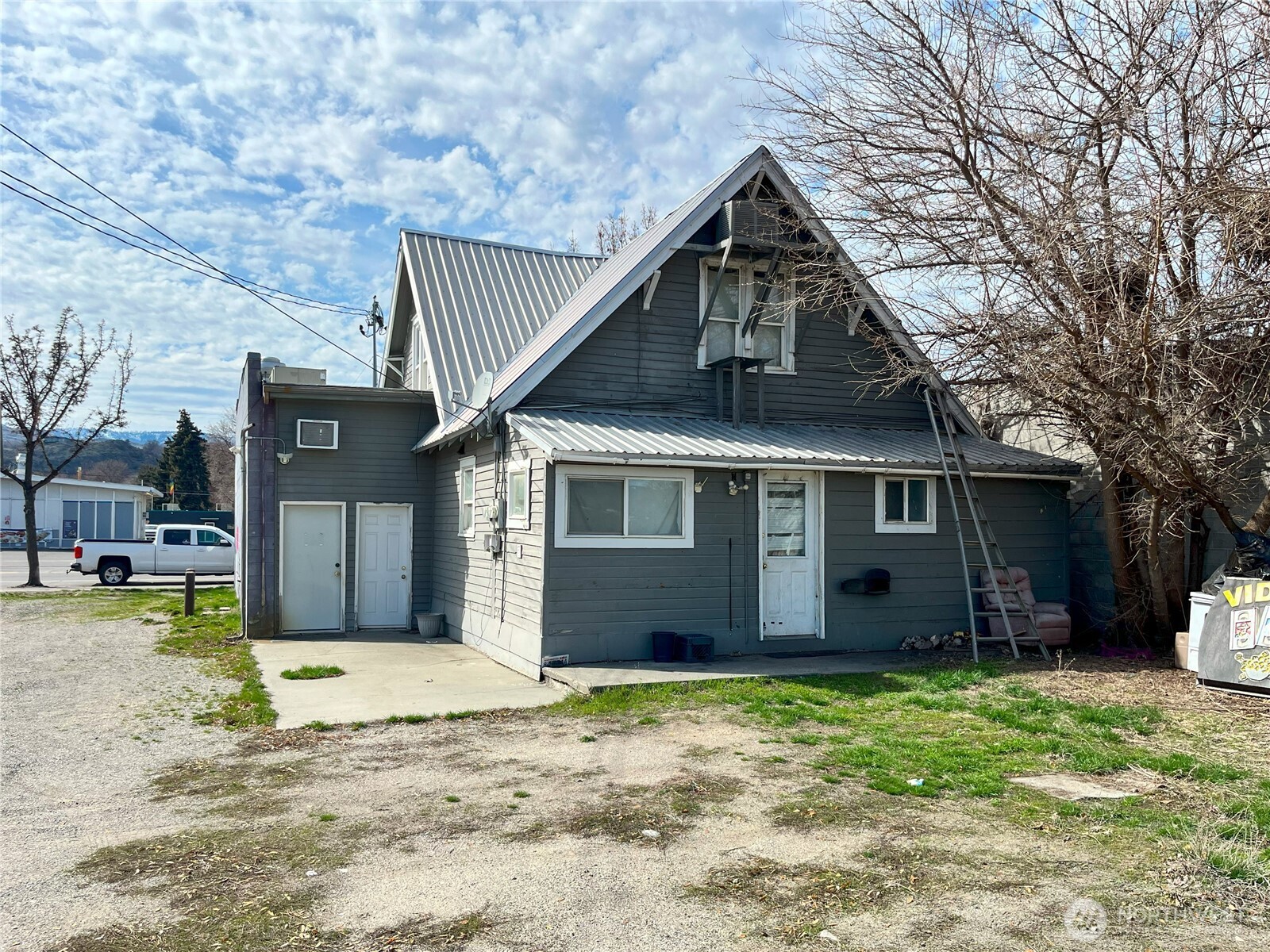 19 Main Street Property Photo 3