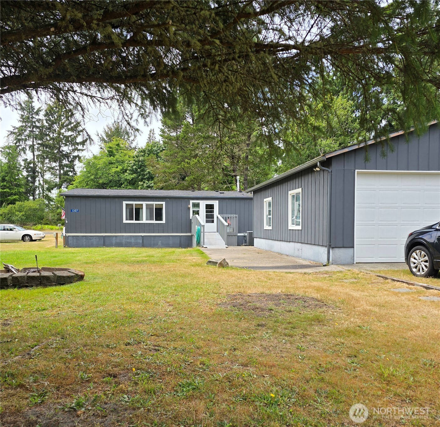 32211 N Place Property Photo 1