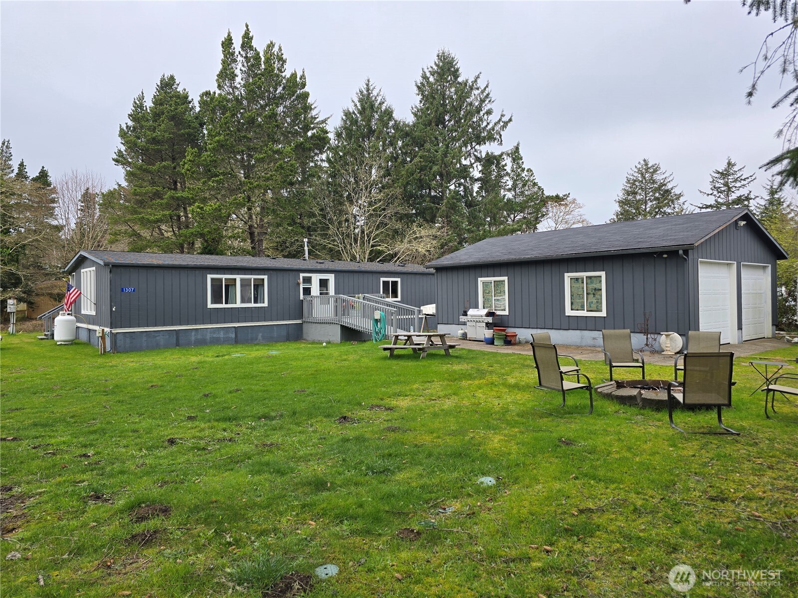 32211 N Place Property Photo 3