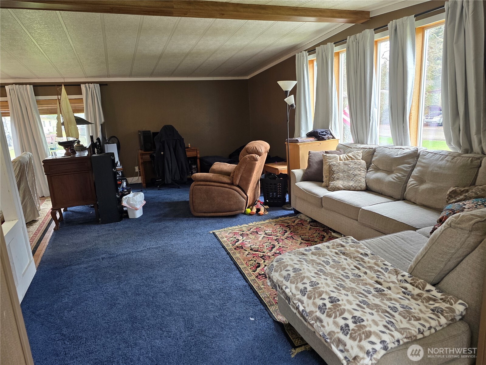 32211 N Place Property Photo 11