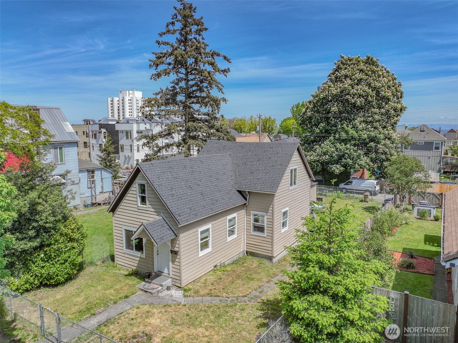 1939 S L Street Property Photo 1